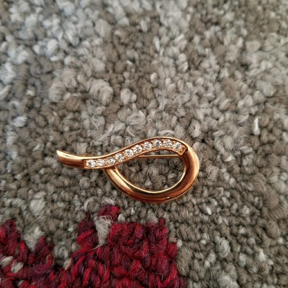 Trifari pin